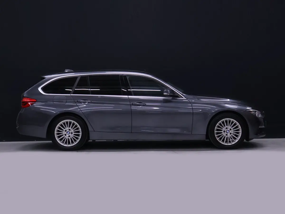 318i Luxury Edition [SCHUIFKANTELDAK, APPLE CARPLAY, MEMORY SEATS, STOELVERWARMING, 360 CAMERA, VOL LEDER, PDC V+A, NAVIGATIE PROFESSIONAL, CLIMATE, ELEKTRISCHE ACHTERKLEP, LED, KEYLESS STAR