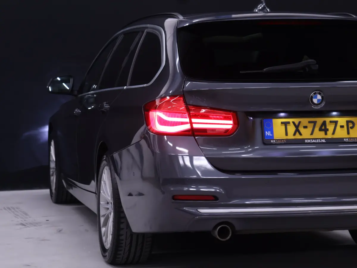 318i Luxury Edition [SCHUIFKANTELDAK, APPLE CARPLAY, MEMORY SEATS, STOELVERWARMING, 360 CAMERA, VOL LEDER, PDC V+A, NAVIGATIE PROFESSIONAL, CLIMATE, ELEKTRISCHE ACHTERKLEP, LED, KEYLESS STAR
