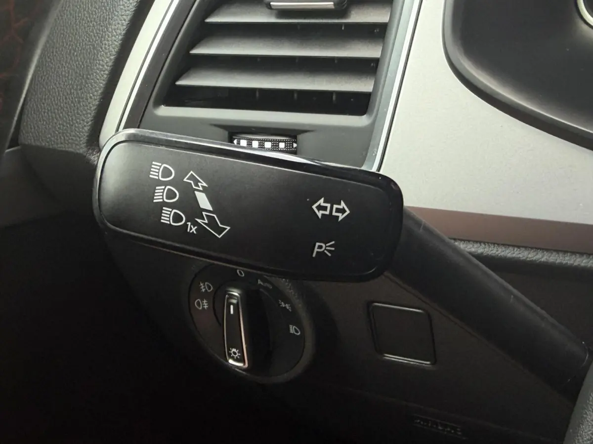 1.5 TSI FR Business Intense 1e Eig Virtual Beats