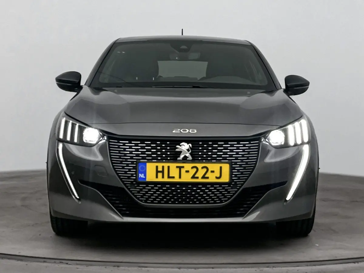 1.2 PureTech GT | Panorama dak | Camera | Lichtmetalen velgen | LED koplampen | Sportstoelen |