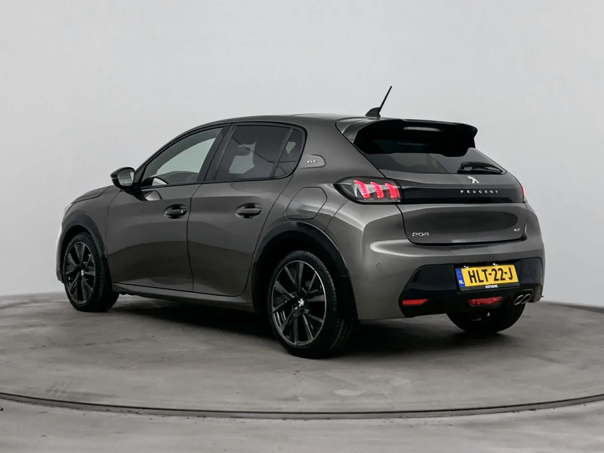 1.2 PureTech GT | Panorama dak | Camera | Lichtmetalen velgen | LED koplampen | Sportstoelen |