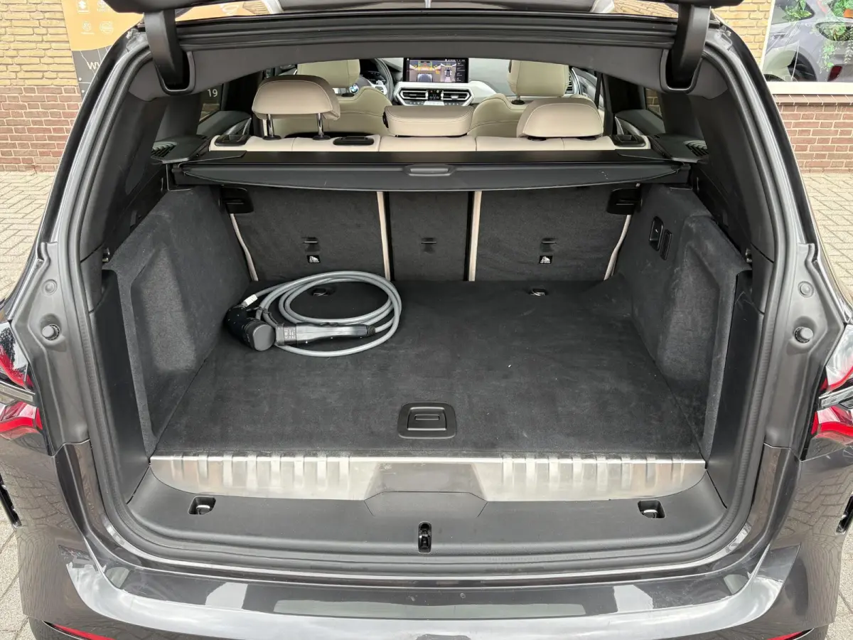 xDrive30e Business Edition Plus 1E EIG./NL-AUTO/FULL OPTIONS!