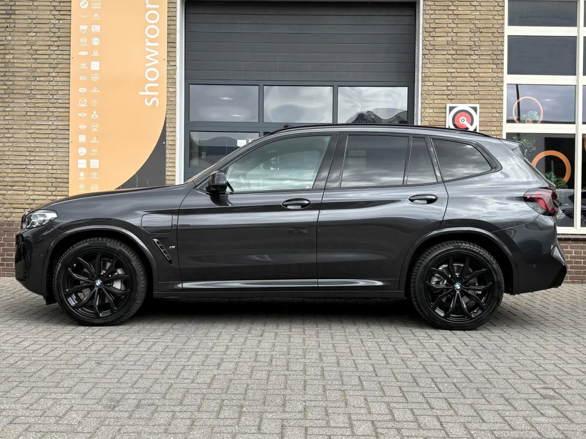 xDrive30e Business Edition Plus 1E EIG./NL-AUTO/FULL OPTIONS!