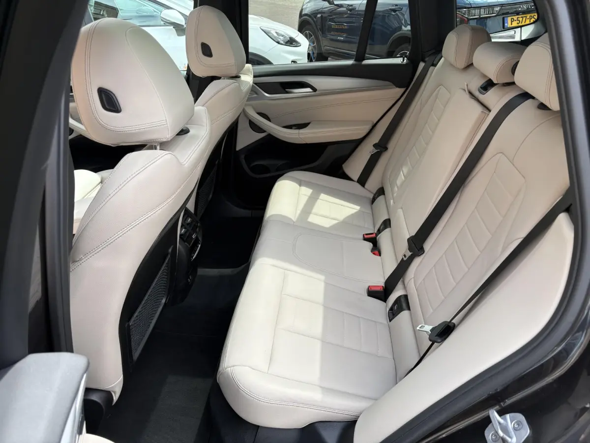 xDrive30e Business Edition Plus 1E EIG./NL-AUTO/FULL OPTIONS!