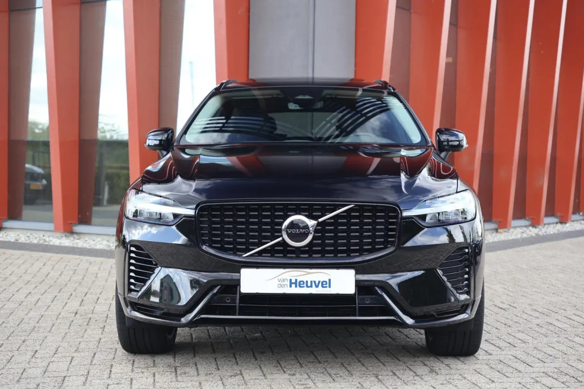 T6 Recharge AWD Plus Dark | Stoelverwarming | Parkeercamera | Panoramadak | Long Range | Pilot Assist | Leder | Treeplanken | Keyless