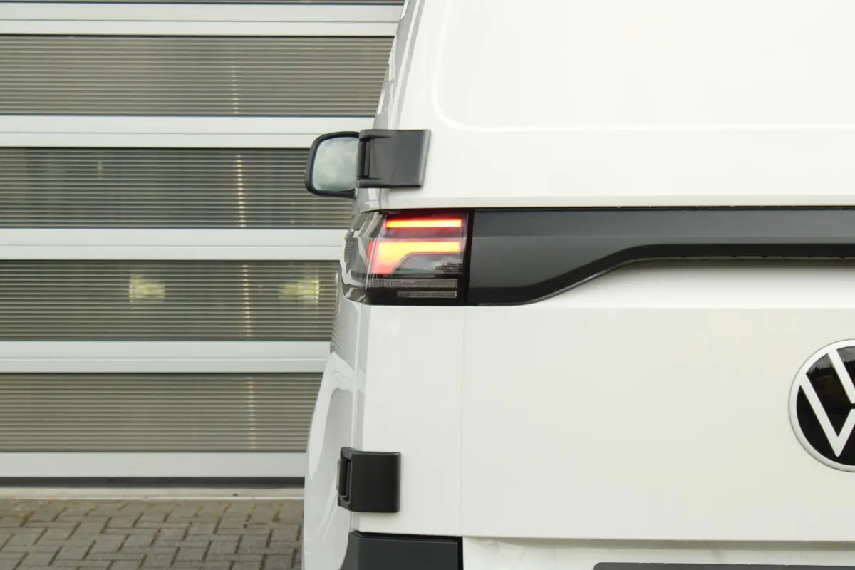 190pk Economy Limited Edition 59 kWh | Stoelverwarming | Achteruitrijcamera