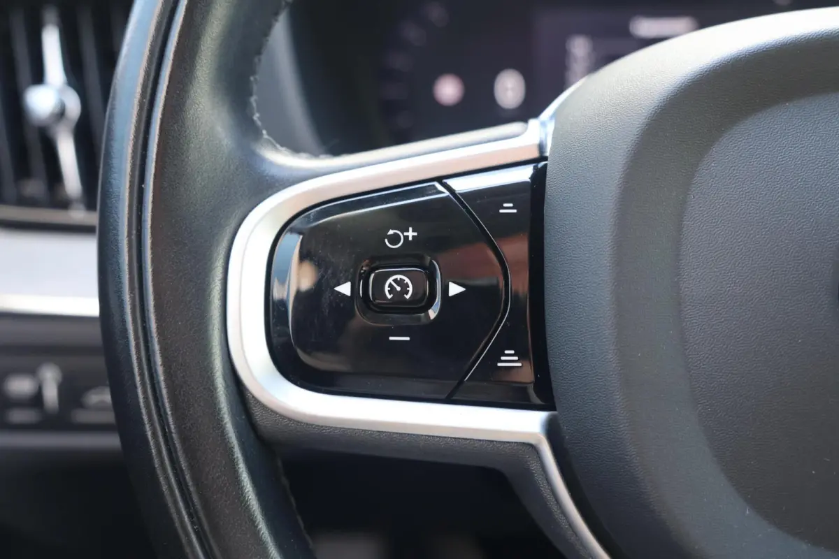 T6 Recharge AWD Inscription | Stoelverwarming | Trekhaak | Parkeercamera | Panoramadak | Long range | Pilot Assist | Leder | Keyless