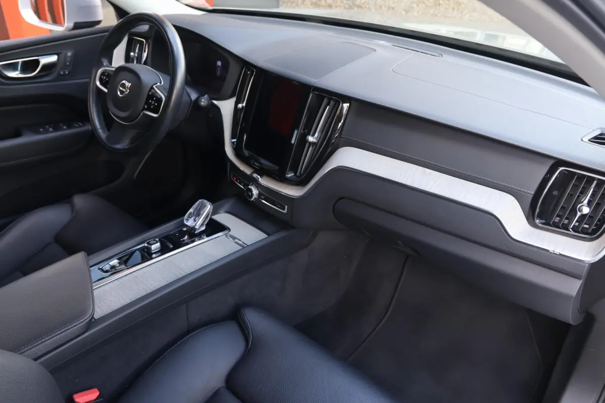 T6 Recharge AWD Inscription | Stoelverwarming | Trekhaak | Parkeercamera | Panoramadak | Long range | Pilot Assist | Leder | Keyless