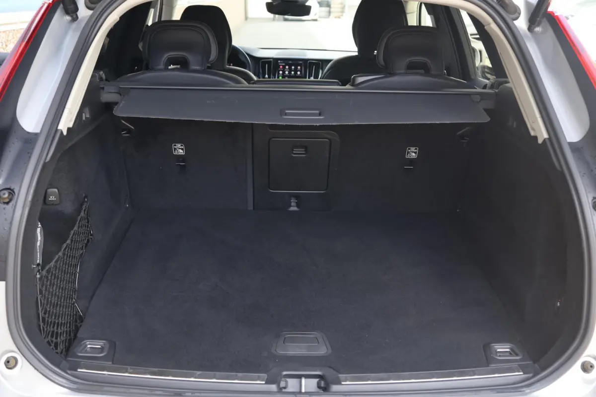 T6 Recharge AWD Inscription | Stoelverwarming | Trekhaak | Parkeercamera | Panoramadak | Long range | Pilot Assist | Leder | Keyless