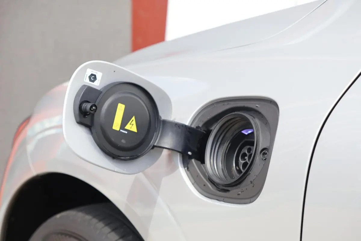 T6 Recharge AWD Inscription | Stoelverwarming | Trekhaak | Parkeercamera | Panoramadak | Long range | Pilot Assist | Leder | Keyless