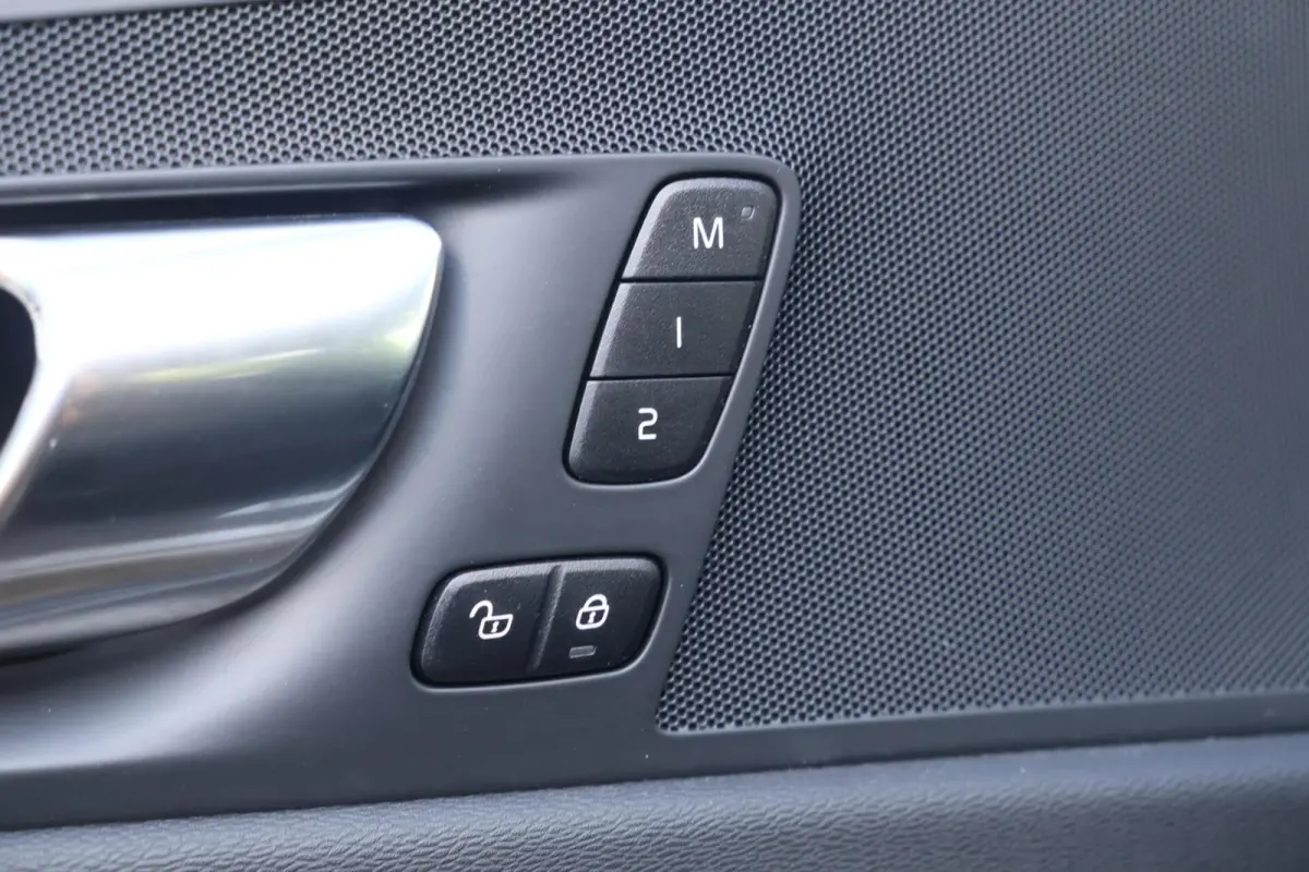 T6 Recharge AWD Inscription | Stoelverwarming | Trekhaak | Parkeercamera | Panoramadak | Long range | Pilot Assist | Leder | Keyless