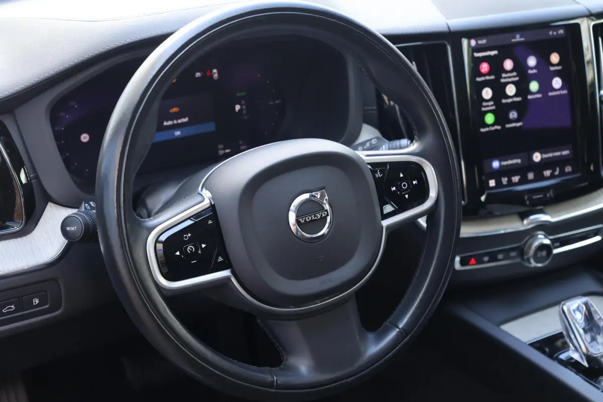 T6 Recharge AWD Inscription | Stoelverwarming | Trekhaak | Parkeercamera | Panoramadak | Long range | Pilot Assist | Leder | Keyless