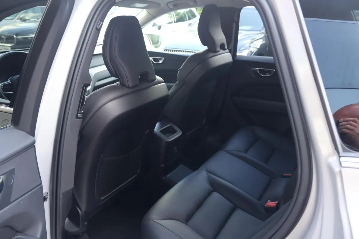 T6 Recharge AWD Inscription | Stoelverwarming | Trekhaak | Parkeercamera | Panoramadak | Long range | Pilot Assist | Leder | Keyless