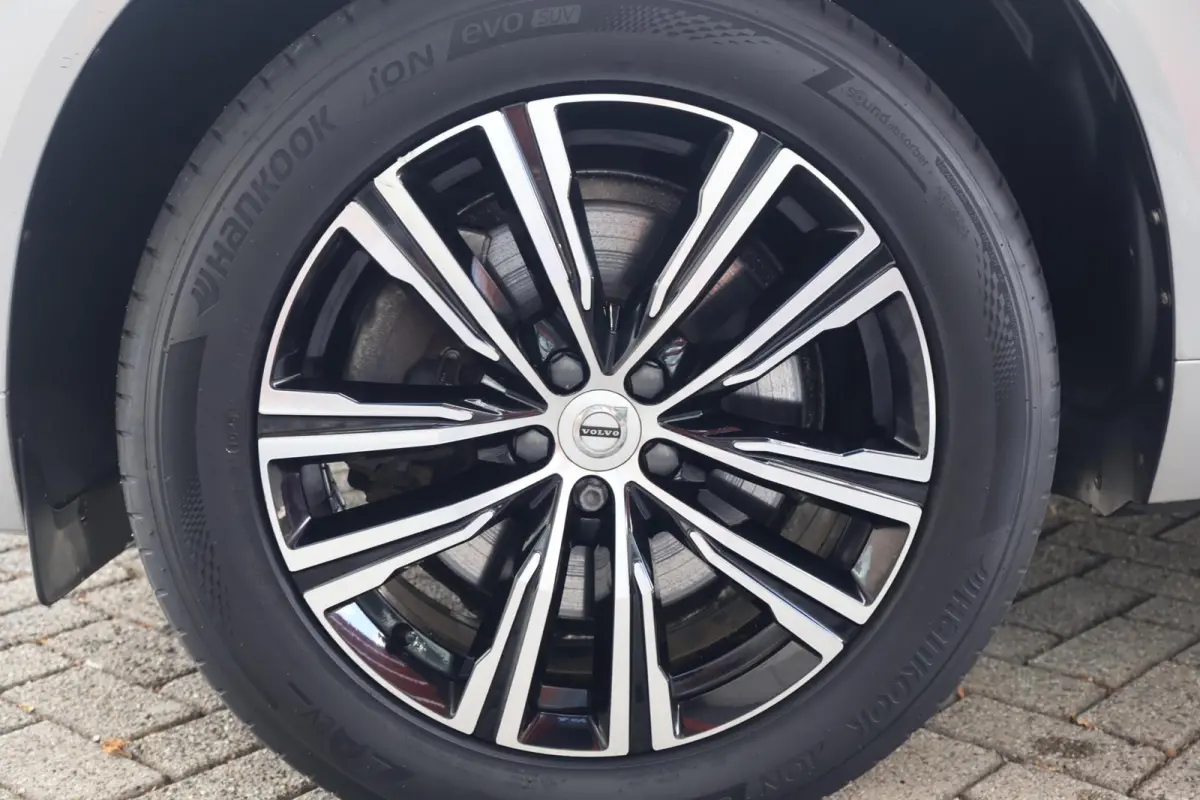 T6 Recharge AWD Inscription | Stoelverwarming | Trekhaak | Parkeercamera | Panoramadak | Long range | Pilot Assist | Leder | Keyless