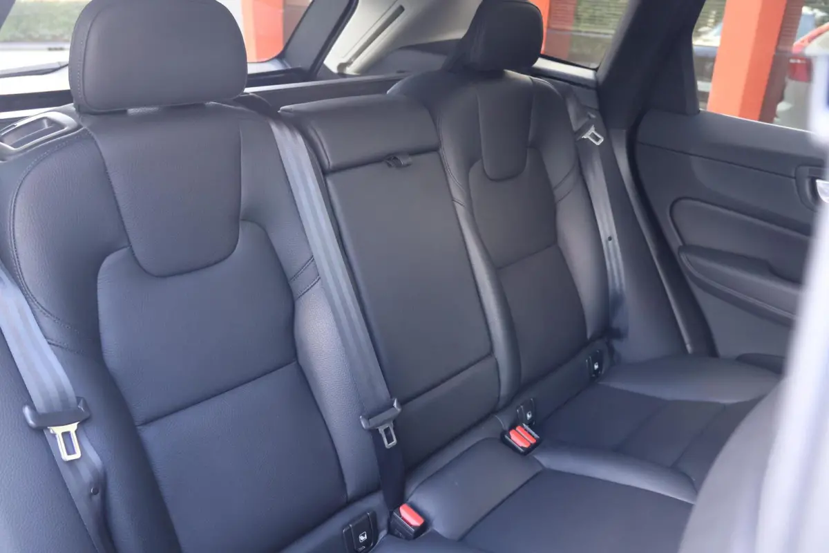 T6 Recharge AWD Inscription | Stoelverwarming | Trekhaak | Parkeercamera | Panoramadak | Long range | Pilot Assist | Leder | Keyless