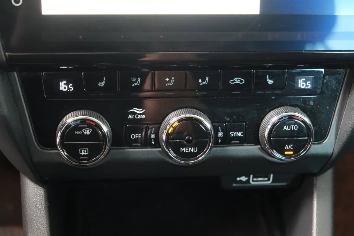 1.0 TSI Greentech Business Edition Plus - N.A.P. Airco, Cruise, Navi, PDC.