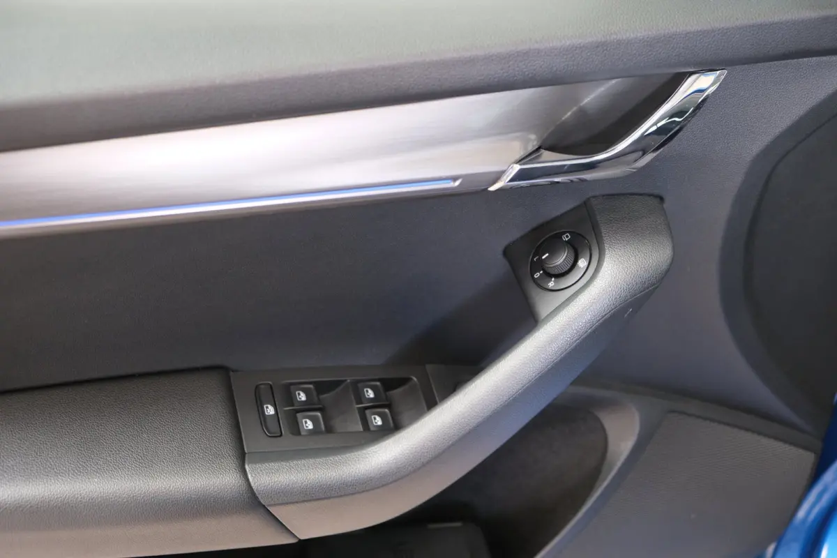 1.0 TSI Greentech Business Edition Plus - N.A.P. Airco, Cruise, Navi, PDC.