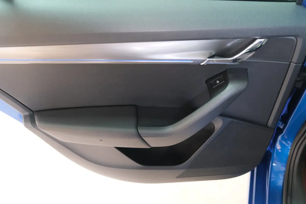 1.0 TSI Greentech Business Edition Plus - N.A.P. Airco, Cruise, Navi, PDC.