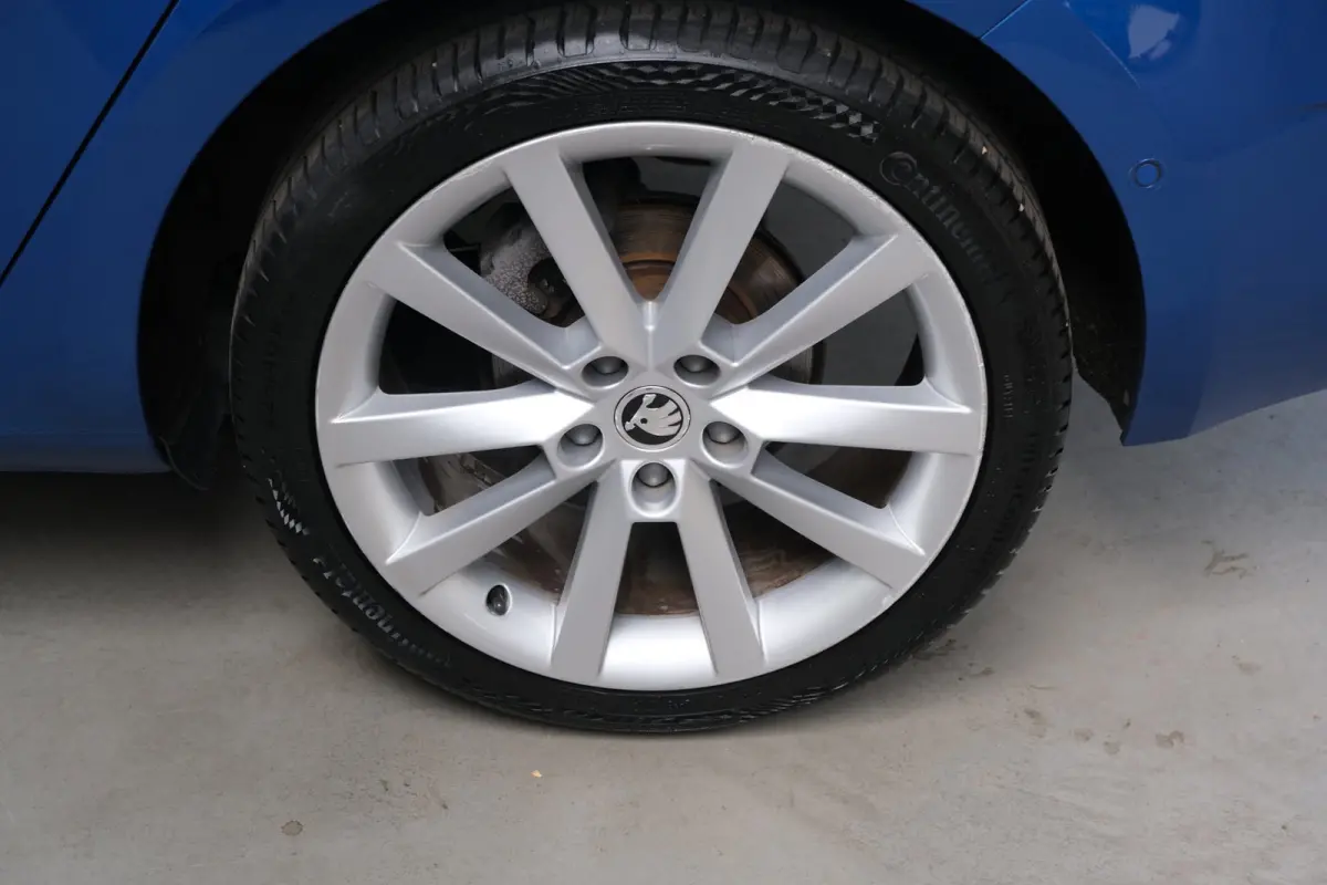 1.0 TSI Greentech Business Edition Plus - N.A.P. Airco, Cruise, Navi, PDC.
