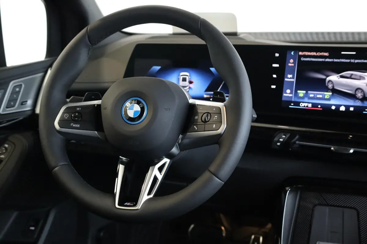 225e xDrive | M Sport | Panoramadak | Driving Assistant Professional | Comfort Access | Head-Up Display | Trekhaak