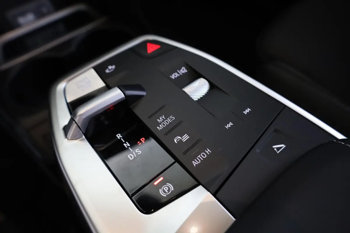 225e xDrive | M Sport | Panoramadak | Driving Assistant Professional | Comfort Access | Head-Up Display | Trekhaak