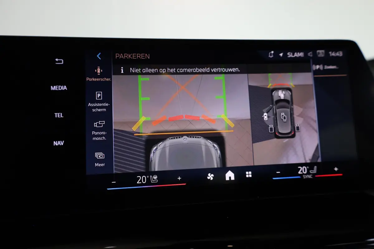 225e xDrive | M Sport | Panoramadak | Driving Assistant Professional | Comfort Access | Head-Up Display | Trekhaak