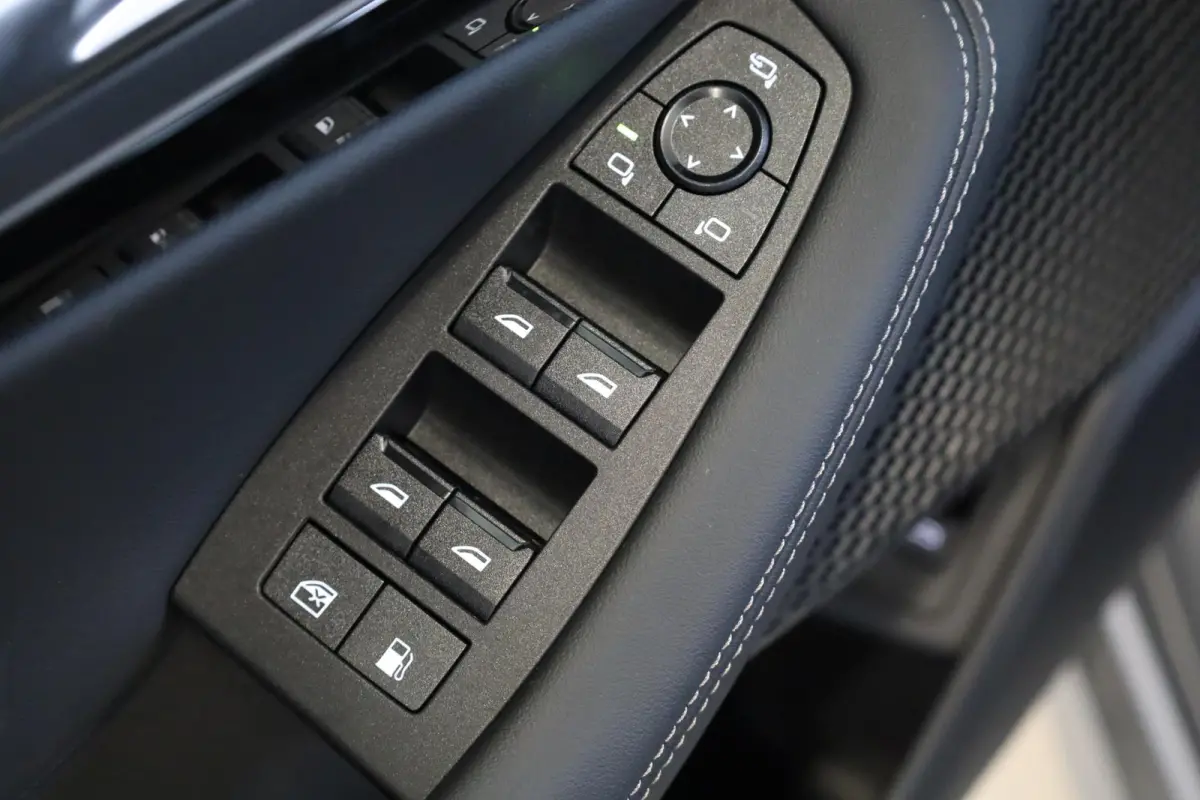 225e xDrive | M Sport | Panoramadak | Driving Assistant Professional | Comfort Access | Head-Up Display | Trekhaak