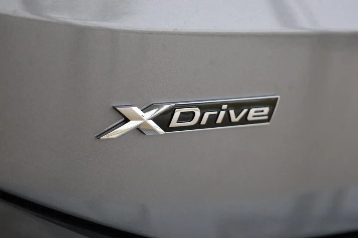 225e xDrive | M Sport | Panoramadak | Driving Assistant Professional | Comfort Access | Head-Up Display | Trekhaak