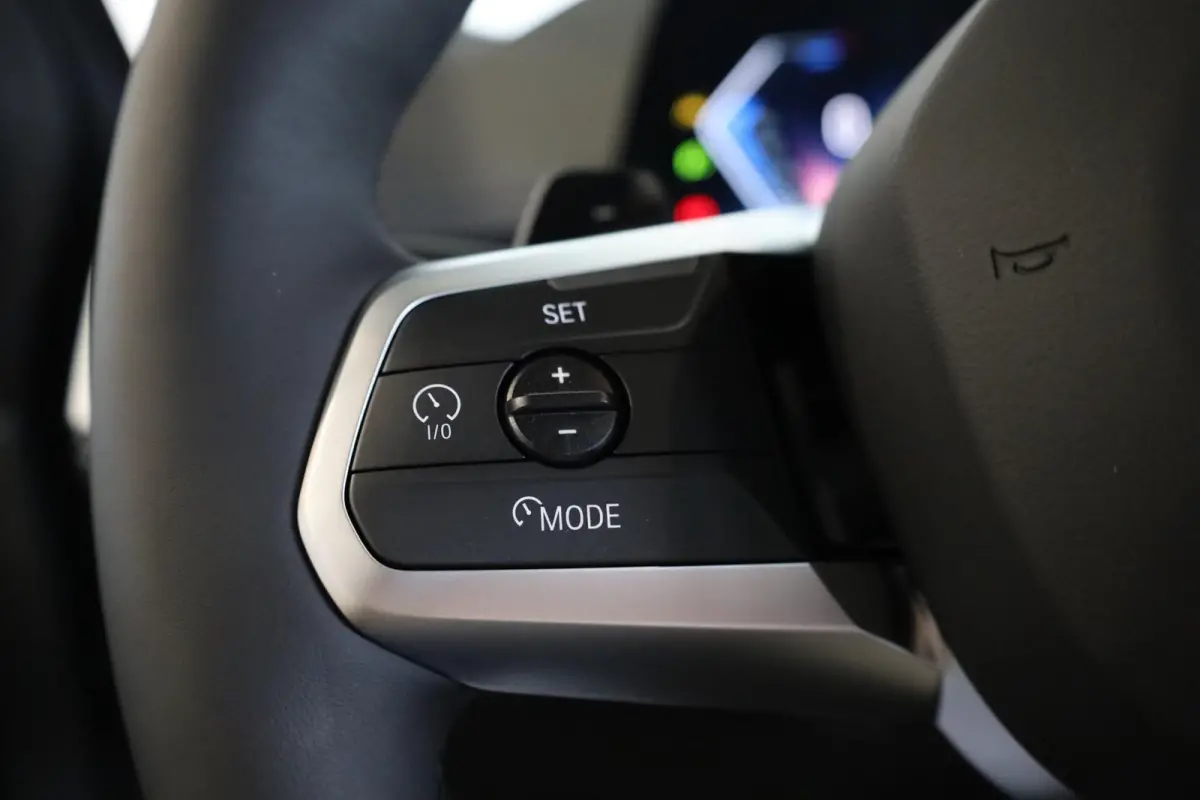 225e xDrive | M Sport | Panoramadak | Driving Assistant Professional | Comfort Access | Head-Up Display | Trekhaak