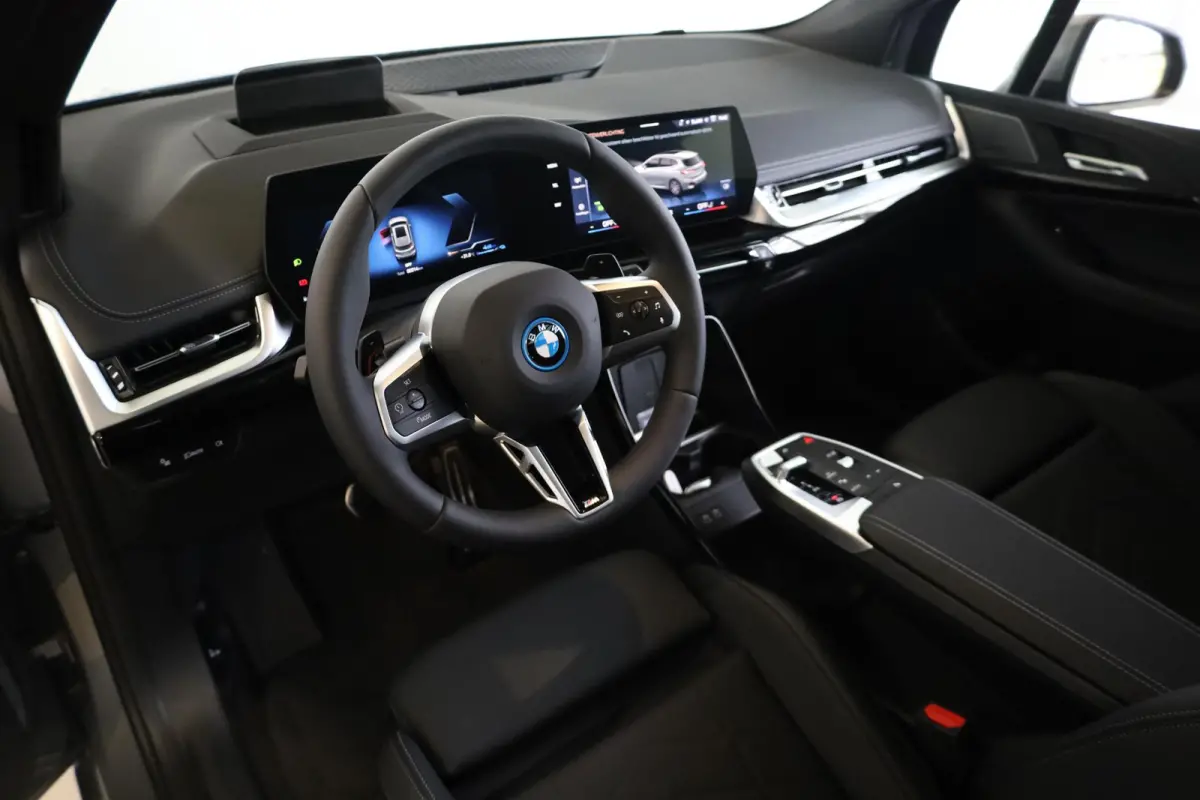 225e xDrive | M Sport | Panoramadak | Driving Assistant Professional | Comfort Access | Head-Up Display | Trekhaak