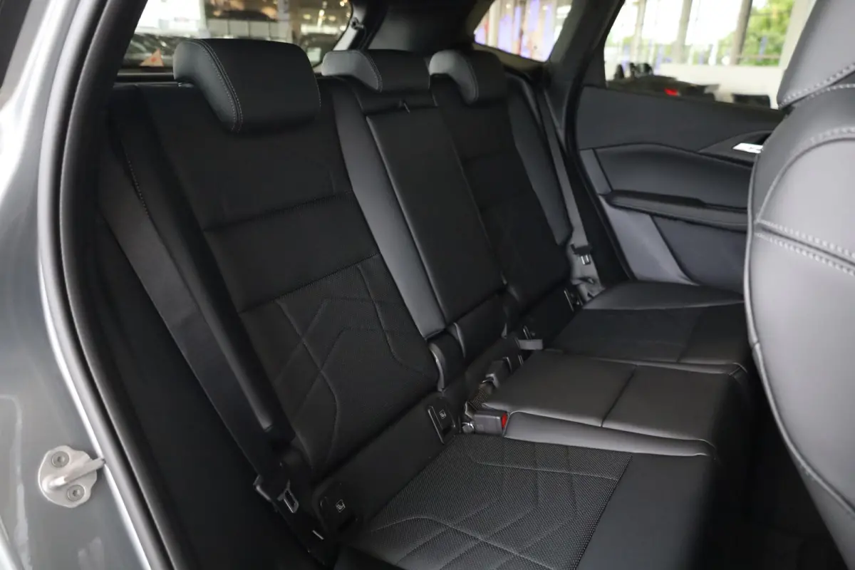 225e xDrive | M Sport | Panoramadak | Driving Assistant Professional | Comfort Access | Head-Up Display | Trekhaak