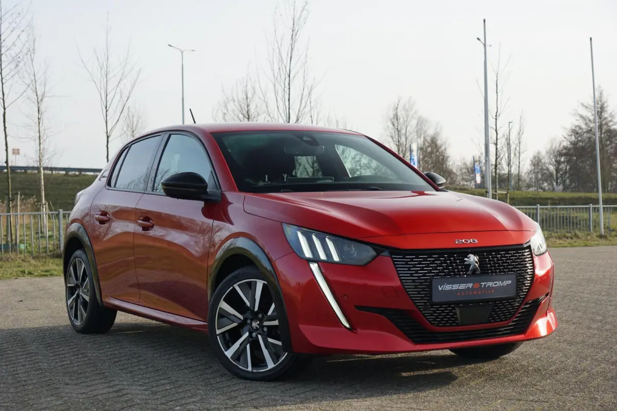 1.2 PureTech GT-line | Rouge Elixer | 3D-cockpit/AppleCarplay/LED/Camera/NAV - Lekker sportief!
