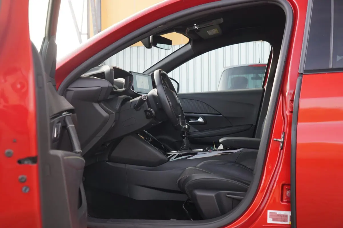 1.2 PureTech GT-line | Rouge Elixer | 3D-cockpit/AppleCarplay/LED/Camera/NAV - Lekker sportief!