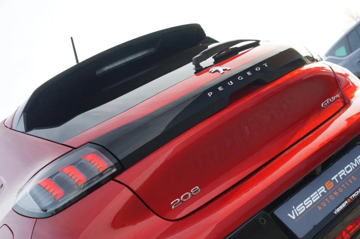 1.2 PureTech GT-line | Rouge Elixer | 3D-cockpit/AppleCarplay/LED/Camera/NAV - Lekker sportief!