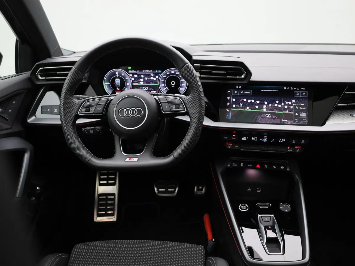40 TFSI e S edition 204 PK l Demo l Adaptive cruise control l Panoramadak l Achteruitrijcamera l Navigatie l Stoelverwarming l Apple Carplay / Android Auto l Audi virtual cockpit plus l Opti