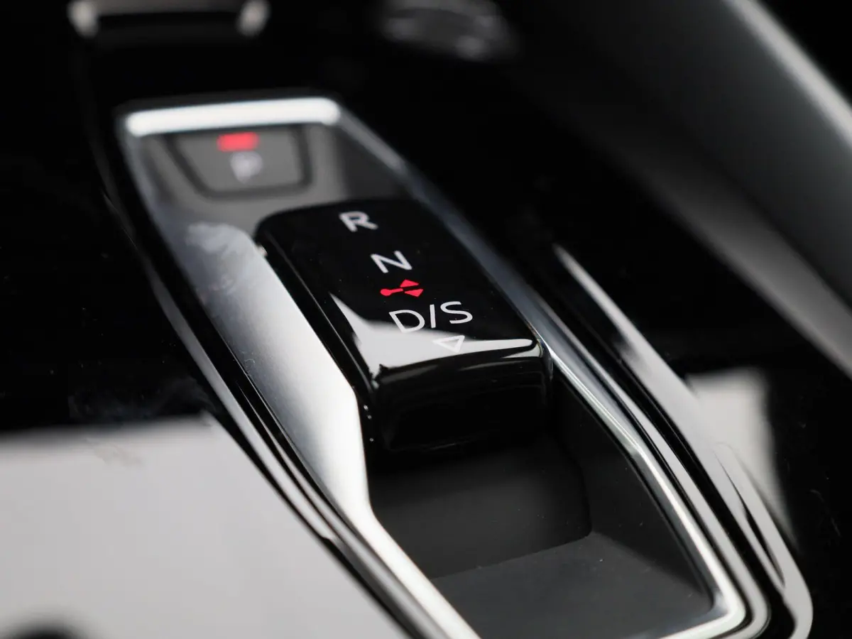 40 TFSI e S edition 204 PK l Demo l Adaptive cruise control l Panoramadak l Achteruitrijcamera l Navigatie l Stoelverwarming l Apple Carplay / Android Auto l Audi virtual cockpit plus l Opti