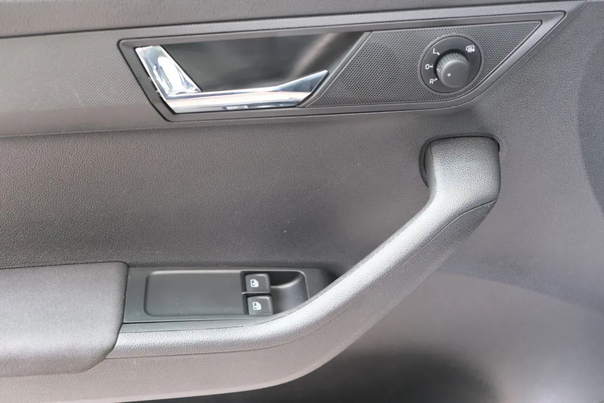 1.0 TSI Ambition - N.A.P. Airco, Cruise, PDC, Carplay, Navi.