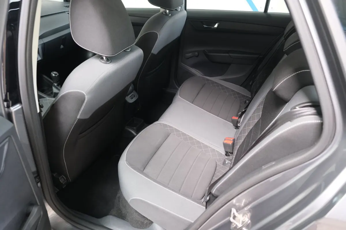 1.0 TSI Ambition - N.A.P. Airco, Cruise, PDC, Carplay, Navi.