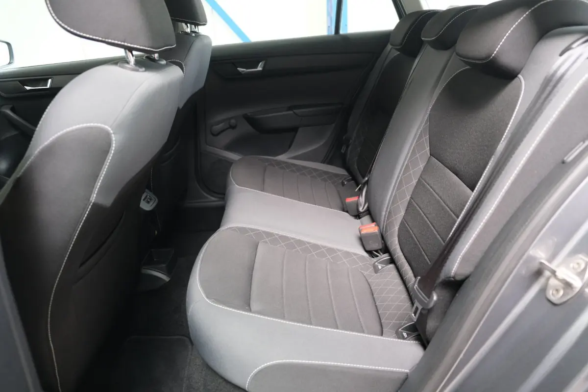 1.0 TSI Ambition - N.A.P. Airco, Cruise, PDC, Carplay, Navi.