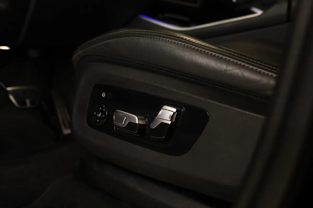 xDrive50e M-Sport|Individual|Skylounge|HUD|360|H&K|Aero|