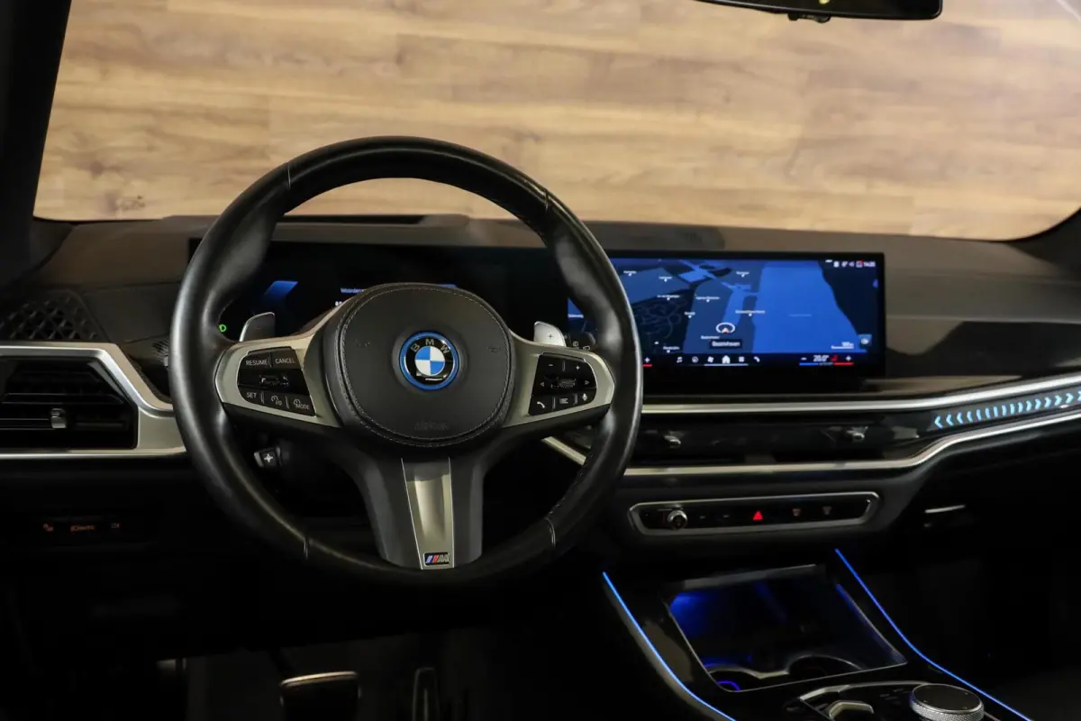 xDrive50e M-Sport|Individual|Skylounge|HUD|360|H&K|Aero|