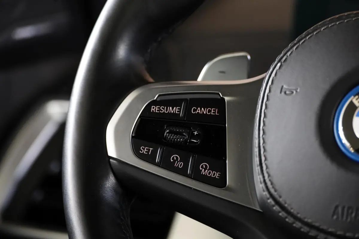 xDrive50e M-Sport|Individual|Skylounge|HUD|360|H&K|Aero|