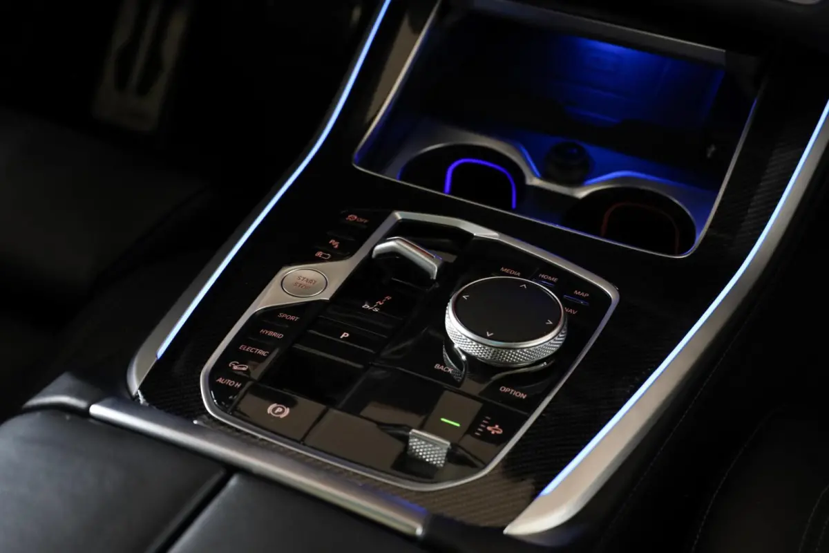 xDrive50e M-Sport|Individual|Skylounge|HUD|360|H&K|Aero|