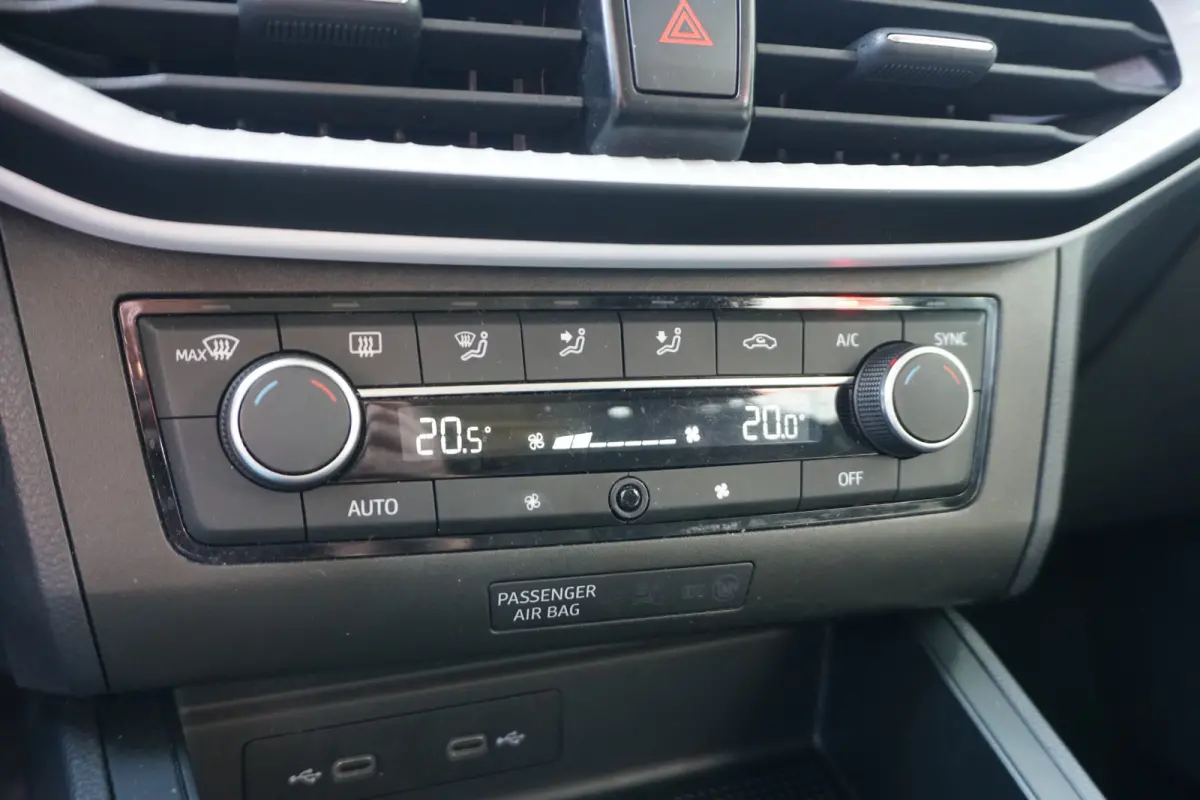 1.0 TSI Style Facelift | CARPLAY | CLIMATE | PDC |