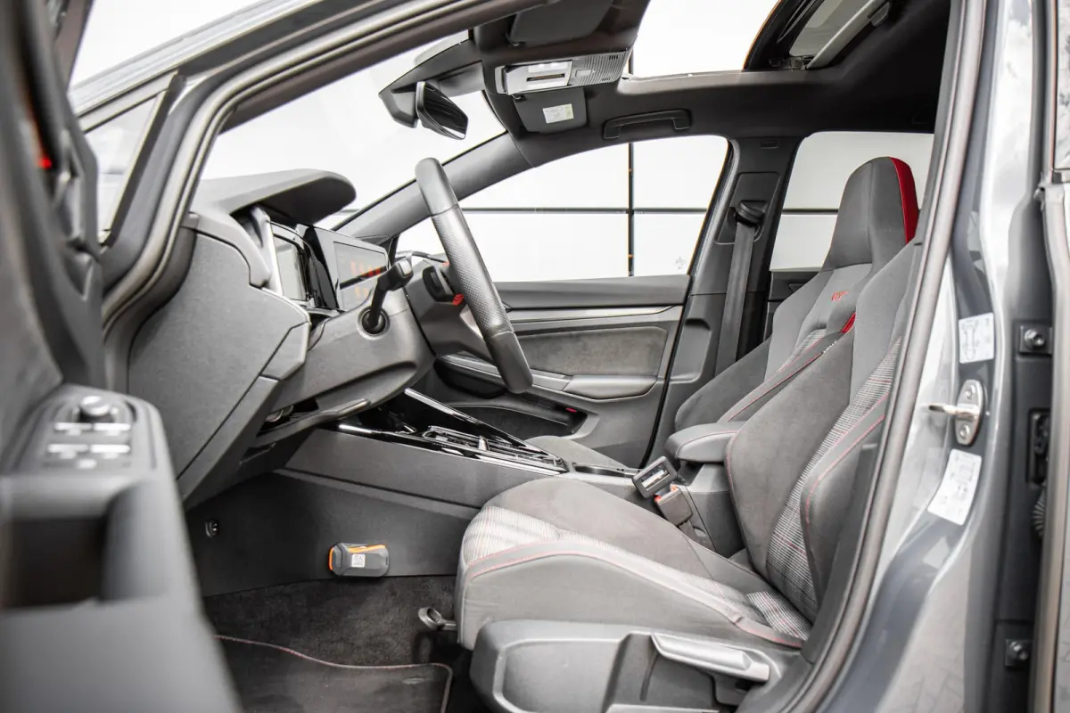 GTI 2.0 TSI 245pk DSG | Panoramadak | Adaptief Onderstel | Matrix LED | Stoelverwarming | Navigatie | 18'' LMV