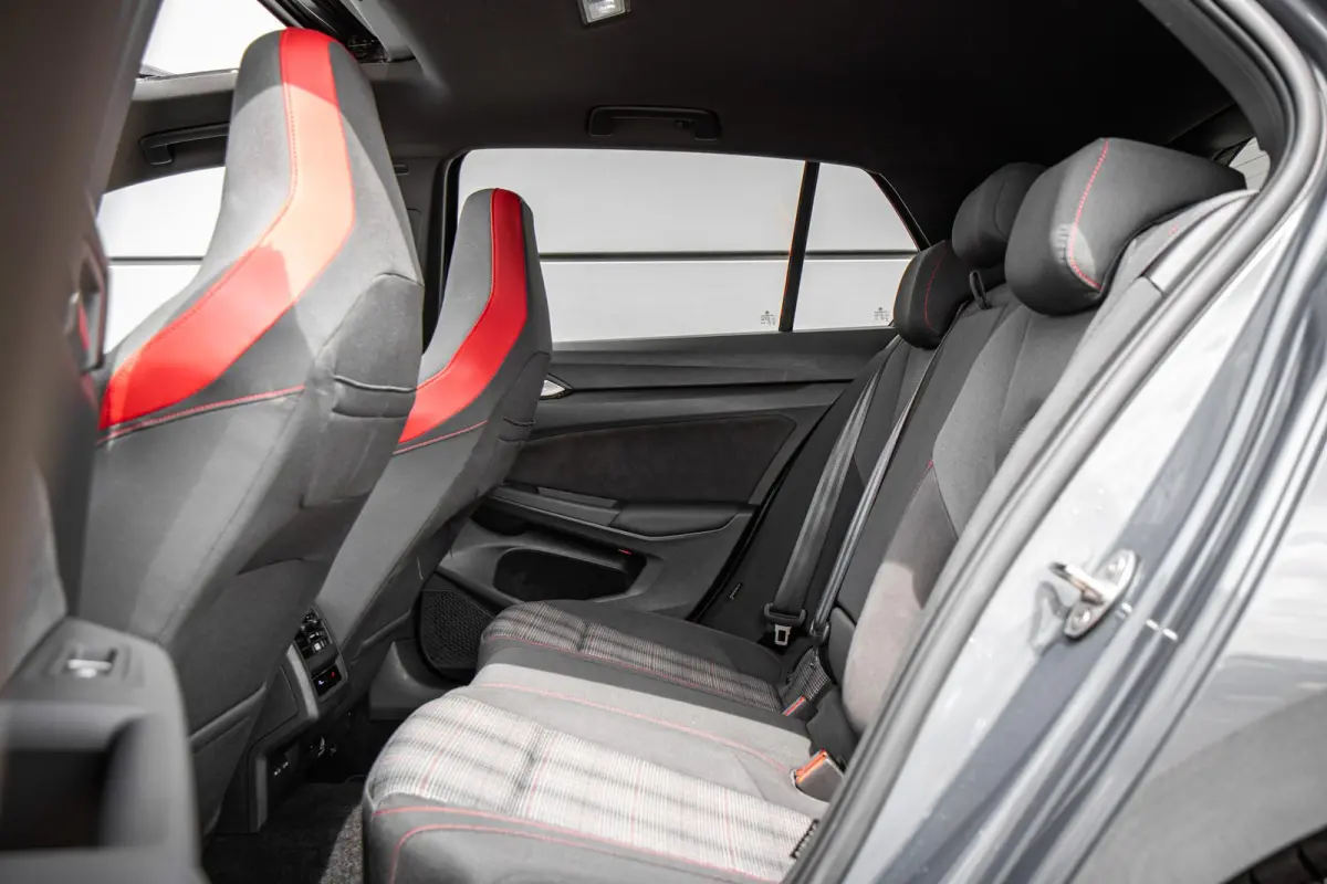 GTI 2.0 TSI 245pk DSG | Panoramadak | Adaptief Onderstel | Matrix LED | Stoelverwarming | Navigatie | 18'' LMV