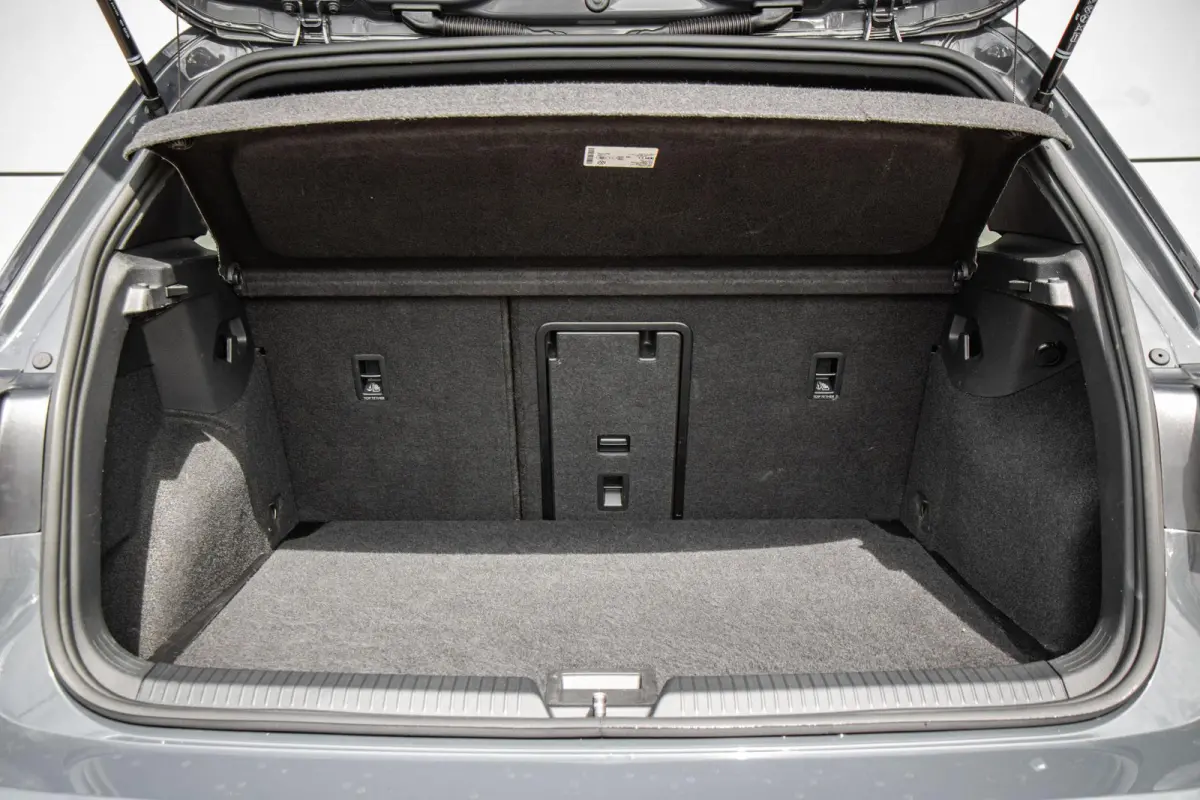 GTI 2.0 TSI 245pk DSG | Panoramadak | Adaptief Onderstel | Matrix LED | Stoelverwarming | Navigatie | 18'' LMV