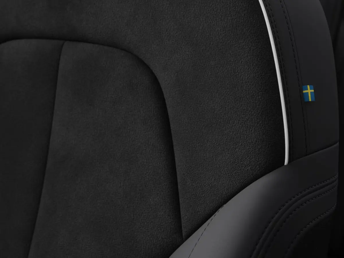 Single Motor Extended Range Ultra Europa 82 kWh | Achterbank verwarmd | All seasonbanden | Apple Carplay/Android Auto|telefoonintegratie premium