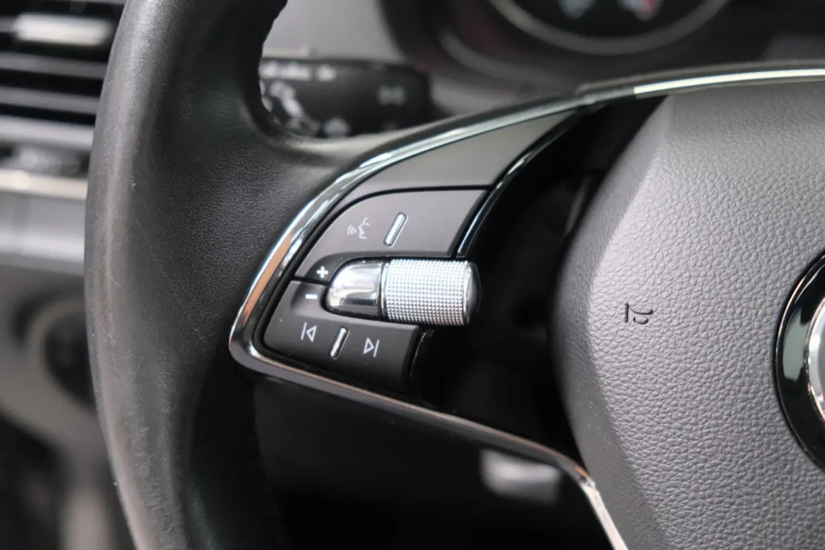 1.0 TSI Ambition - N.A.P. Airco, Cruise, PDC.