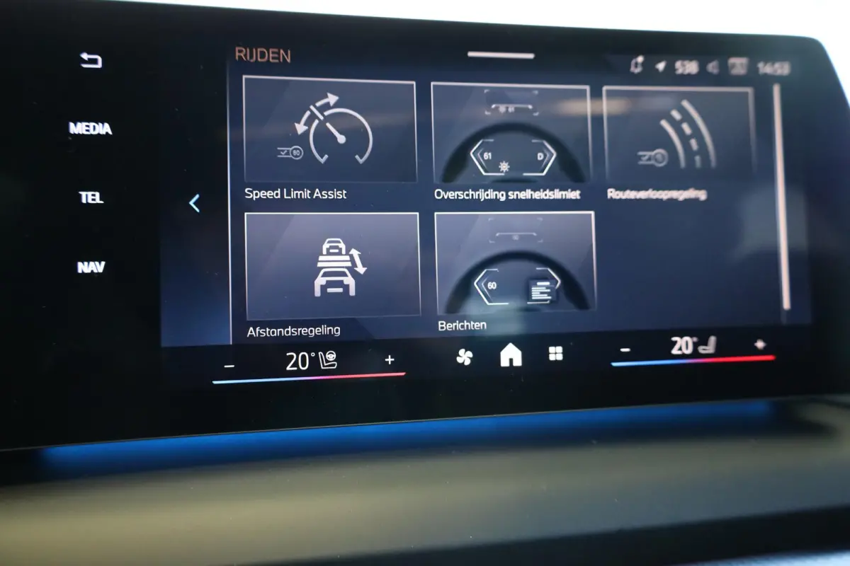 120 | M Sport Pro | Panoramadak | Harman/Kardon | Driving Assistant Plus | Comfort Access | Head-Up Display